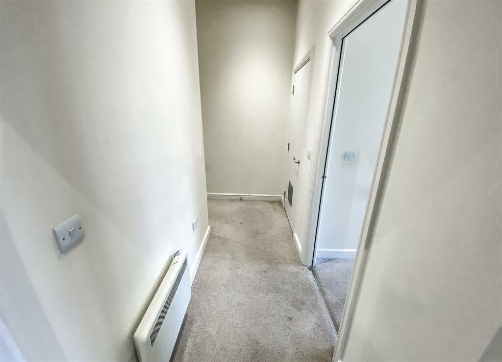 Hallway.jpg