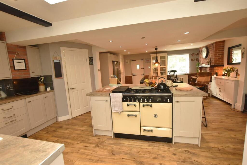 Kitchen/Diner/Family Room