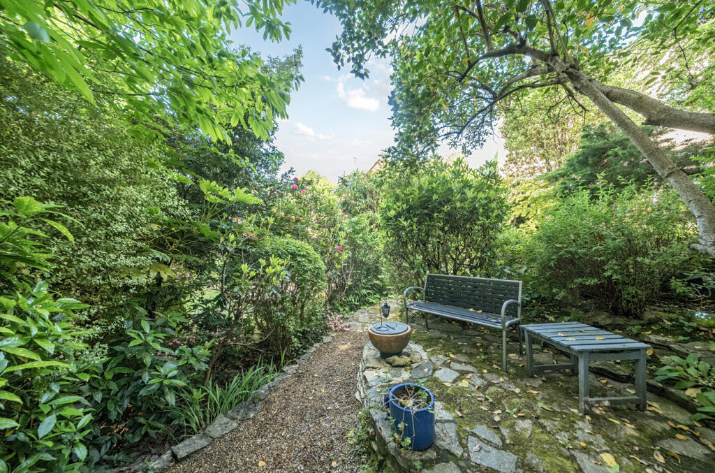 1296913-5-682ee09...