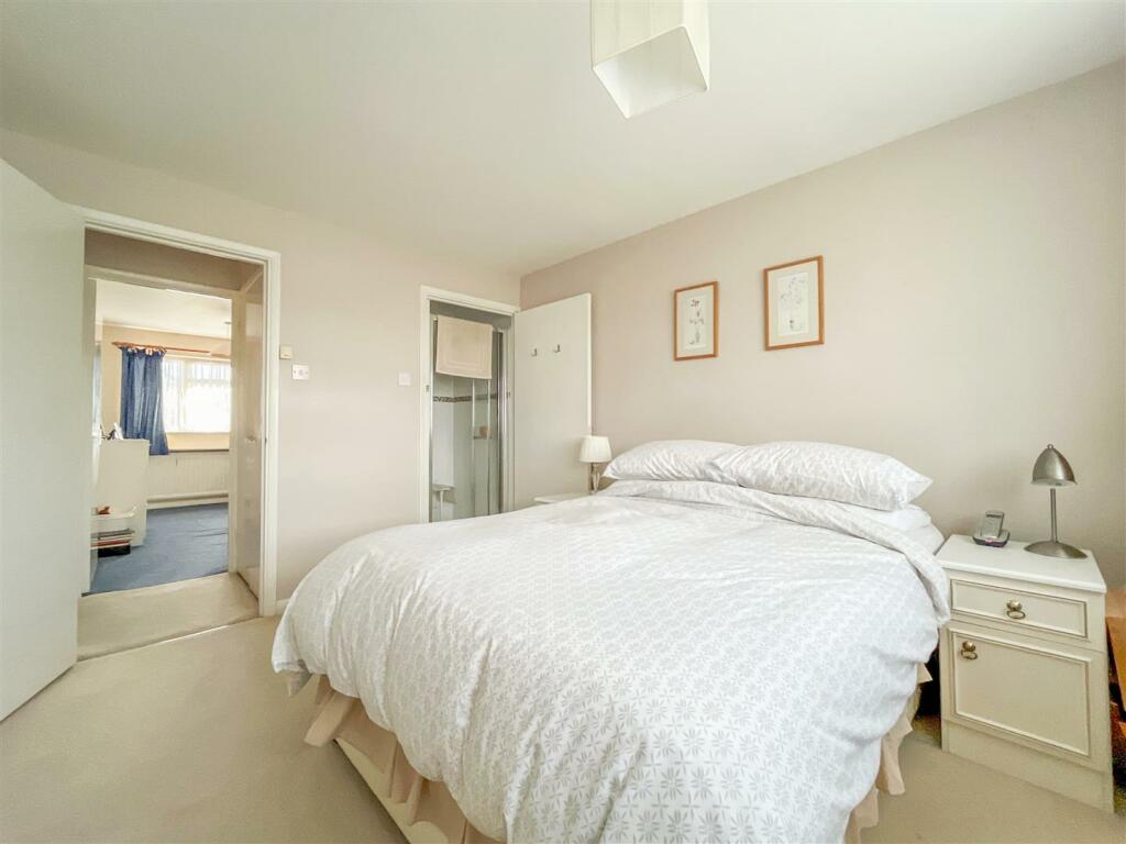 bed 1 image 2.jpg