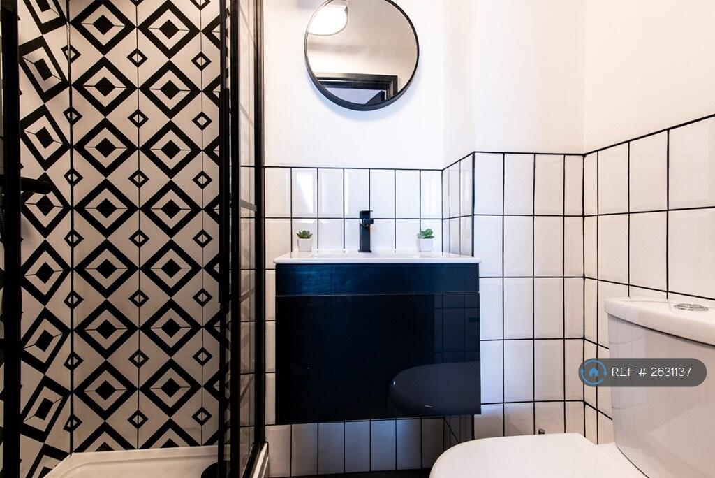 Room 4 En-Suite