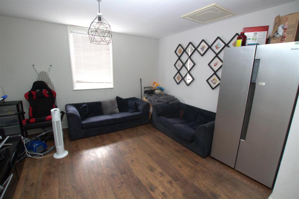 reception room .jpg