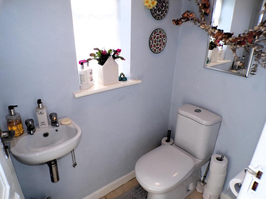 EppingCl12wc.JPG