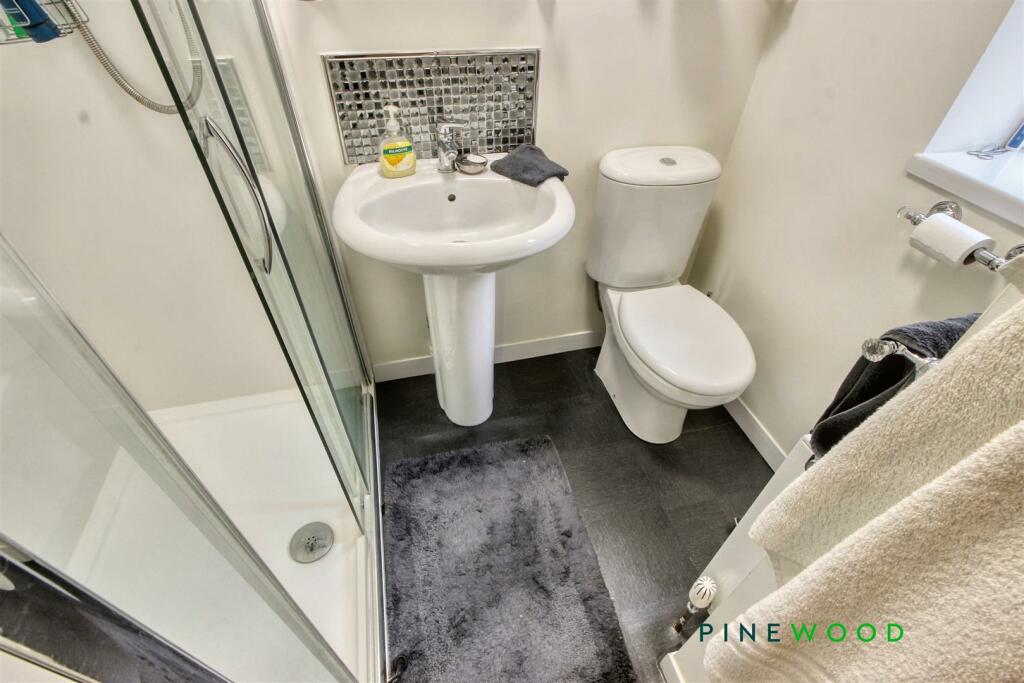 ENSUITE TO BED ONE