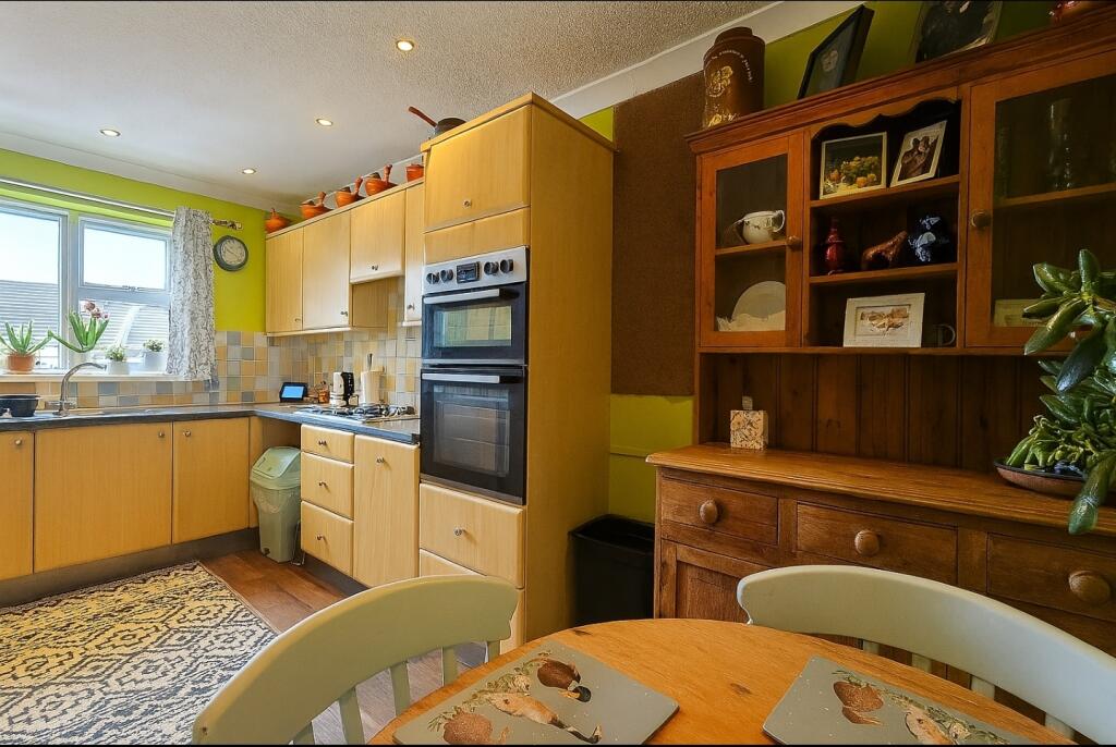 Kitchen / dining room