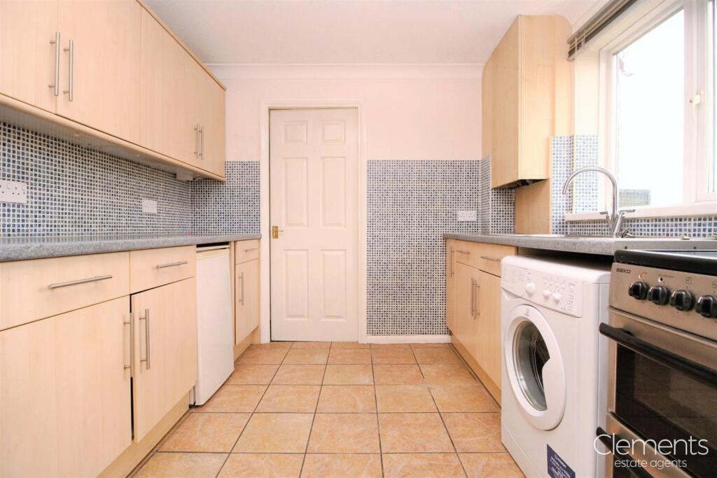 eaa75585-KITCHEN.JPG