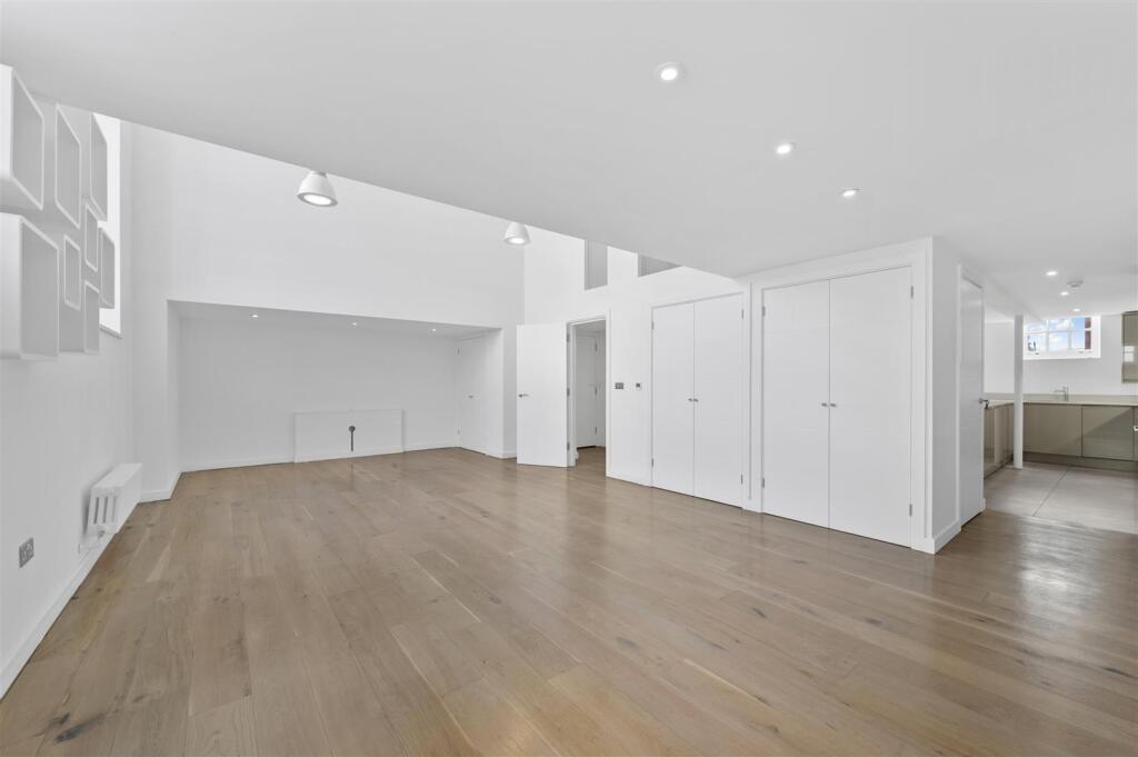 82, Craven Gardens ,3.jpg
