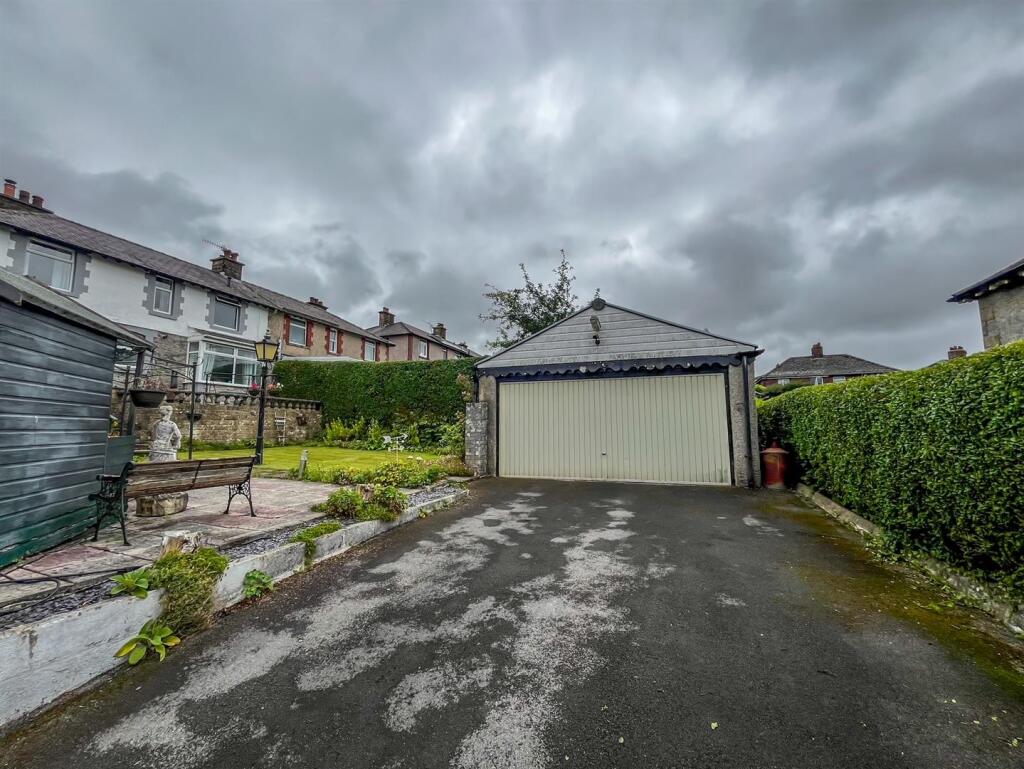 Garage &amp; Parking