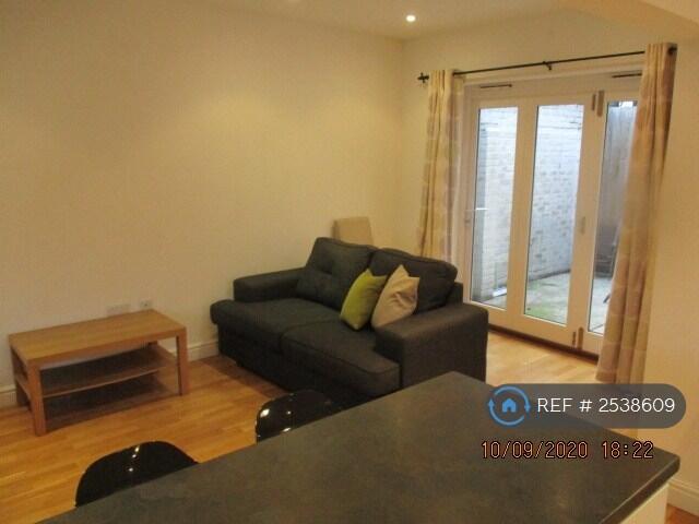 Lounge To Patio