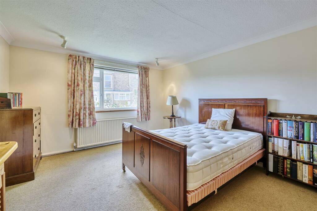 11 Danford Close Oundle-10.jpg