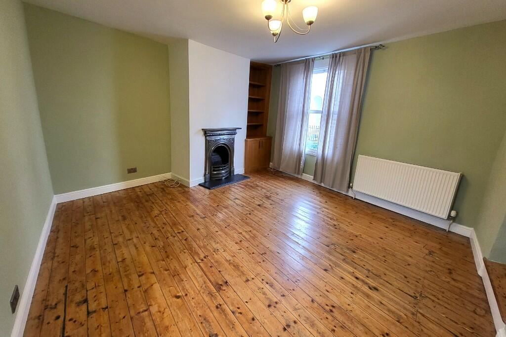 14' x 13 Sitting Rm