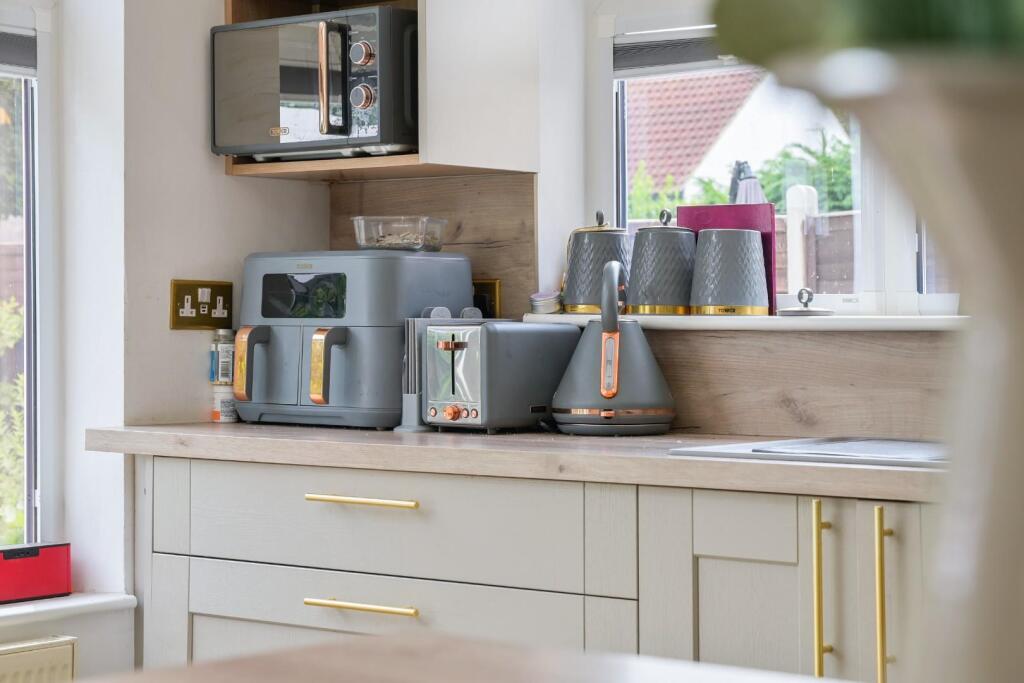 FLEETWOOD CLOSE (15).jpg