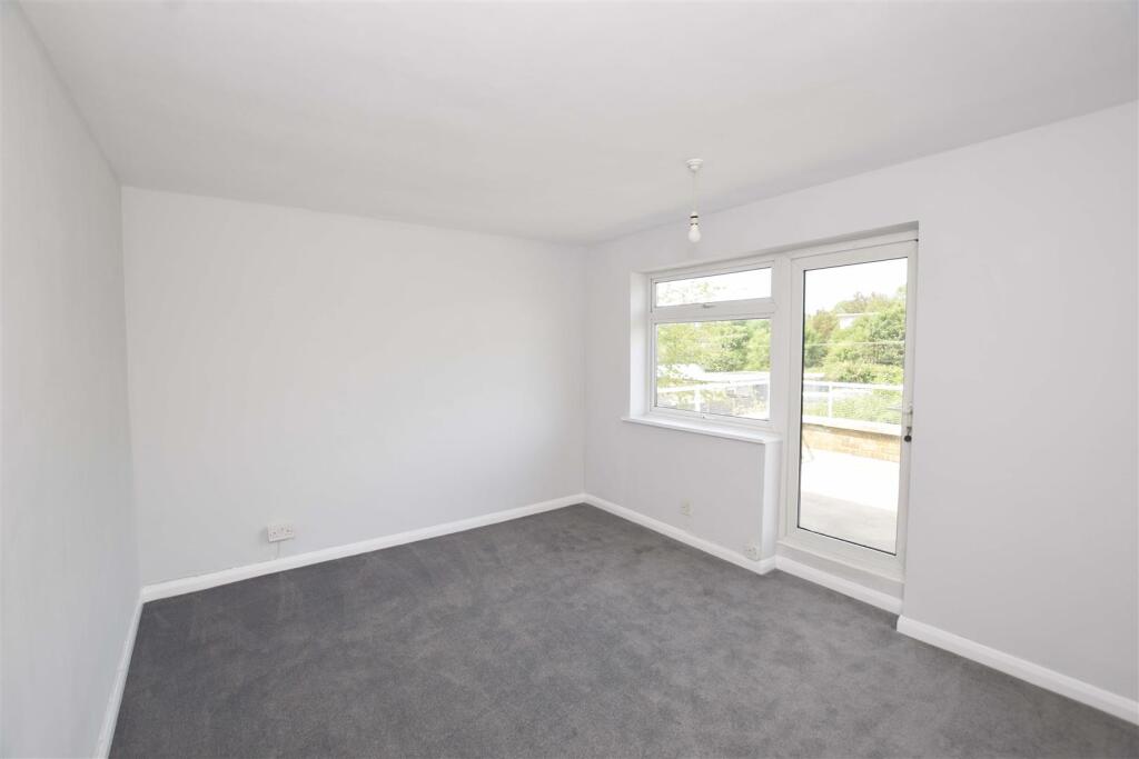 Bedroom 1.jpg