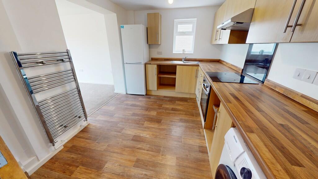 1693-07172025_124...