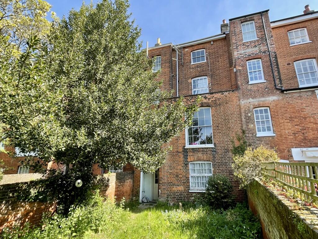 2  Medium  T202504151011.jpeg