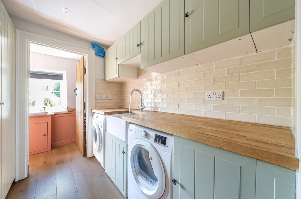 1315547-4-686d562...