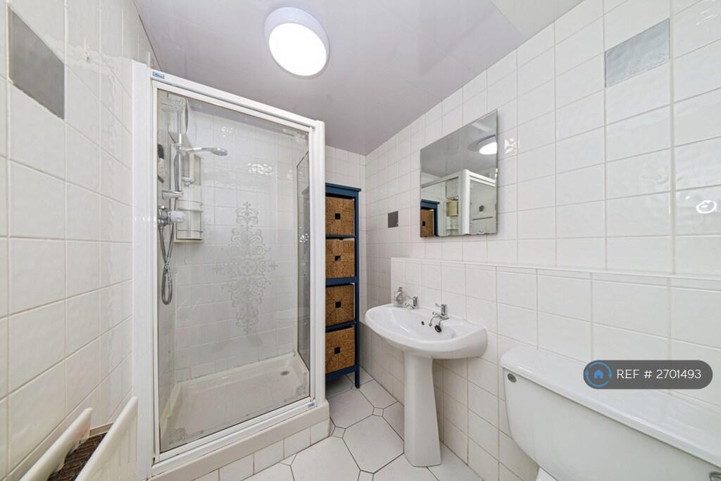Fully Tiled Shower Room