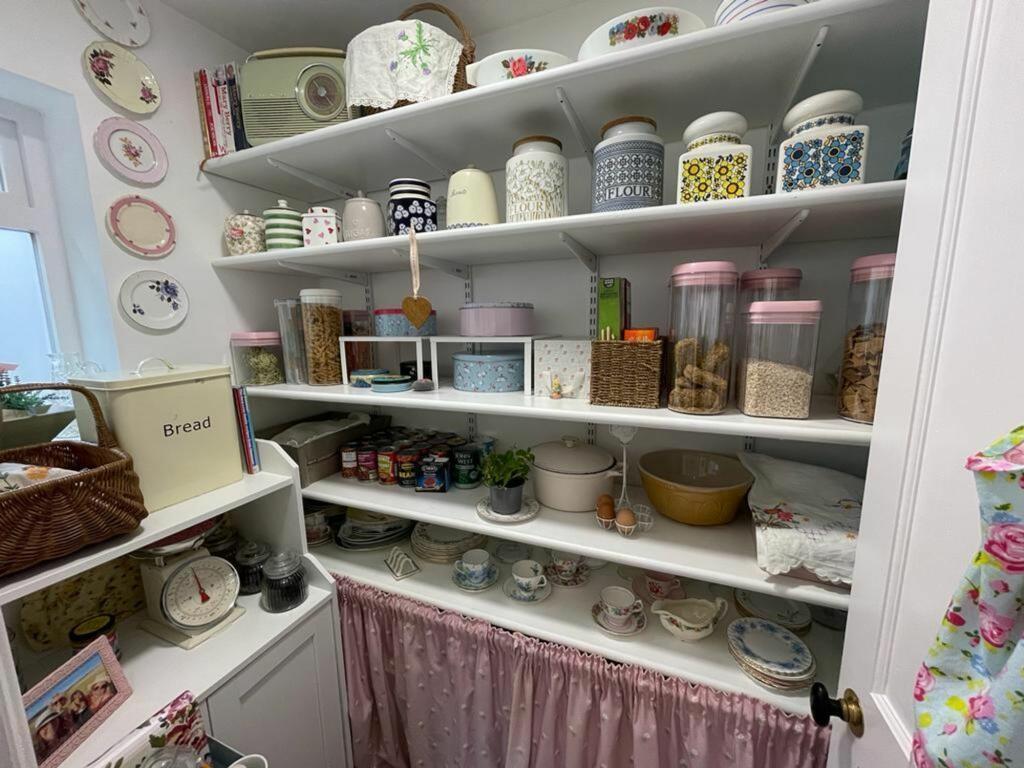 PICTURE OF THE PANTRY