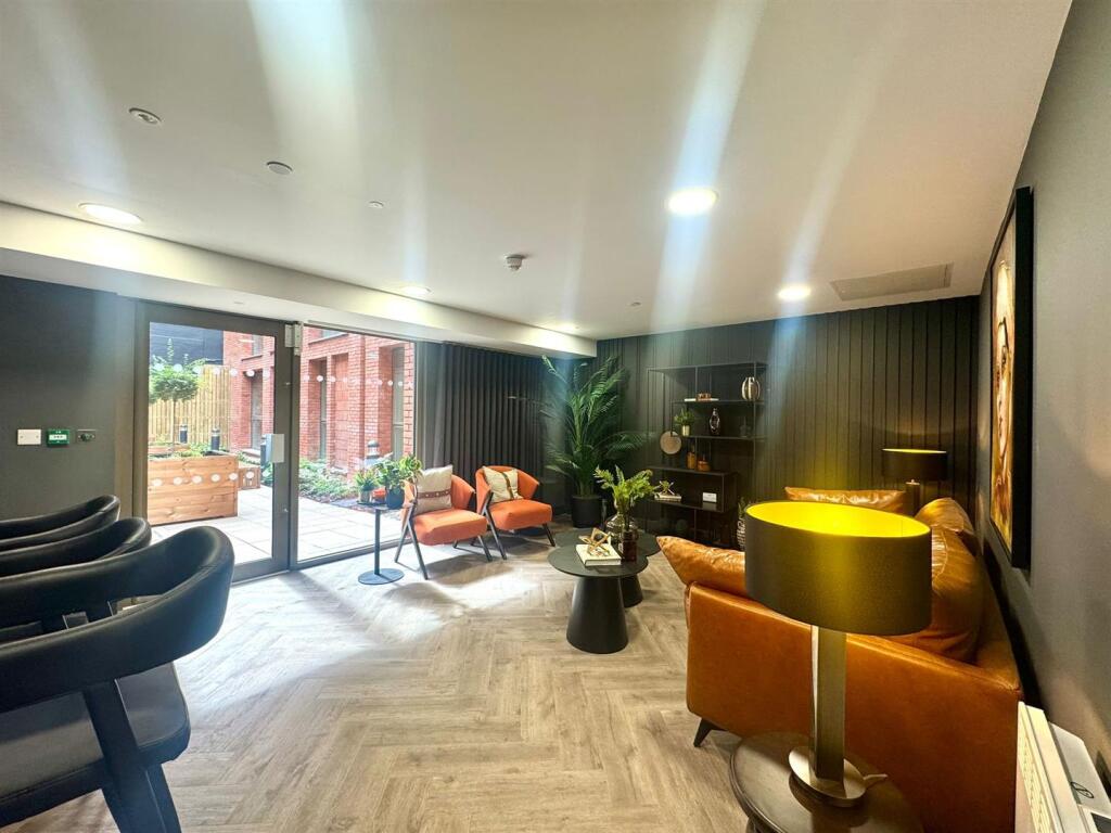 Residents lounge pic 1 .jpeg