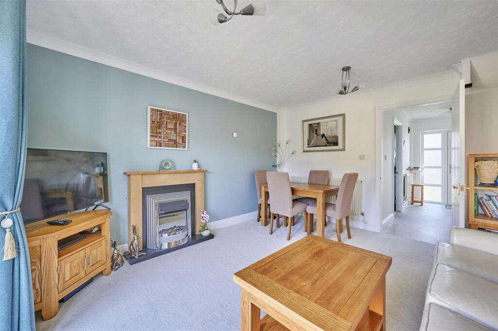 Sitting/Dining room