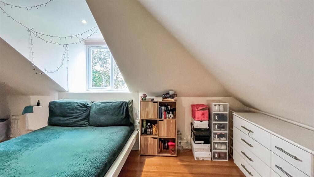 111 bedroom.jpg