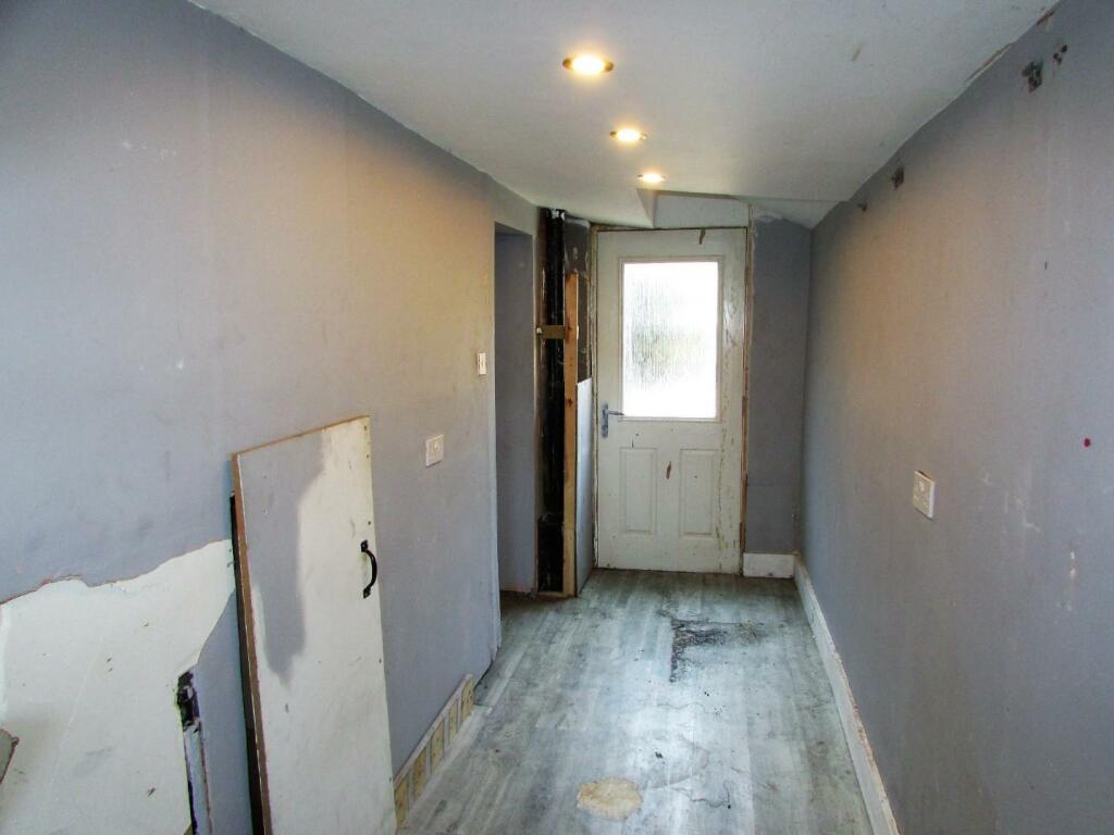 ClaphamSt3leanto.JPG