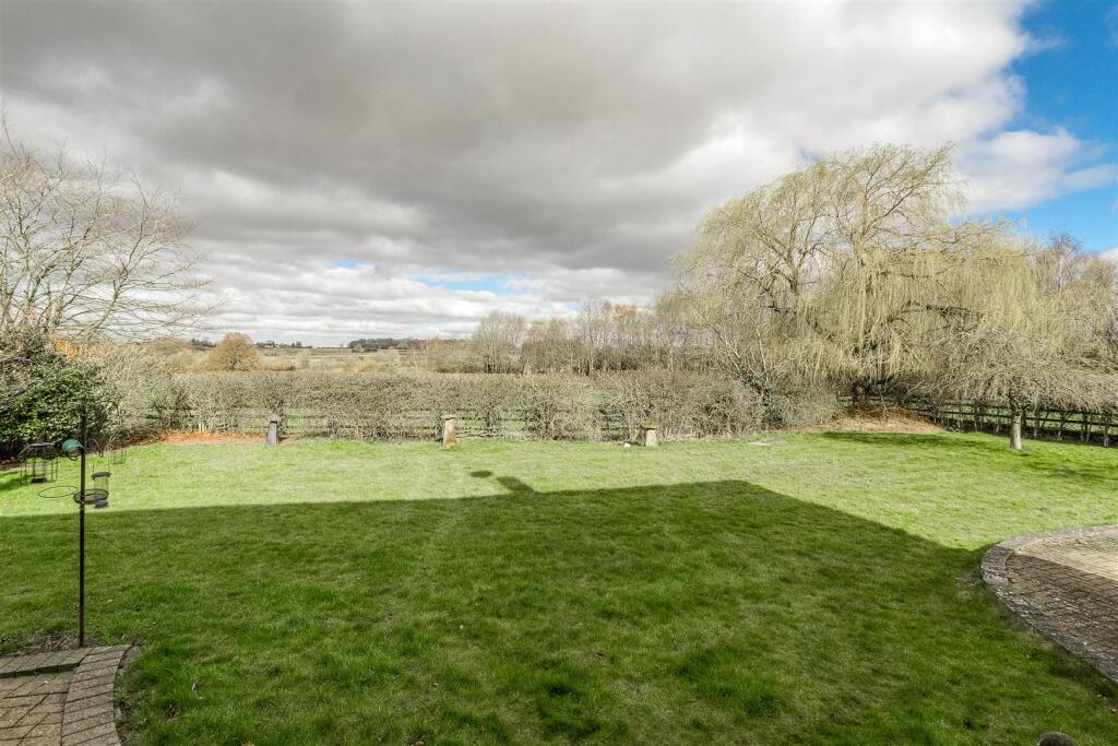 Hipsley Lane, Hurley