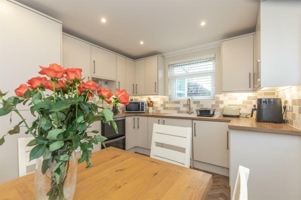 7 Leeward Road24.jpg