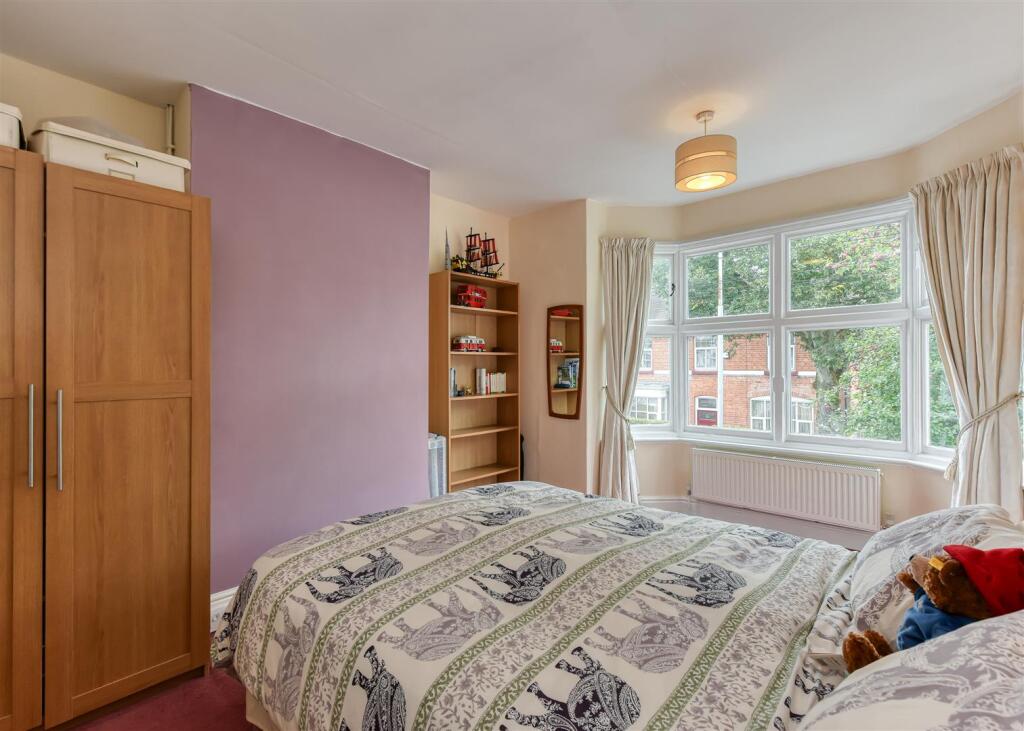 15 Paget Road- bed1a.jpg