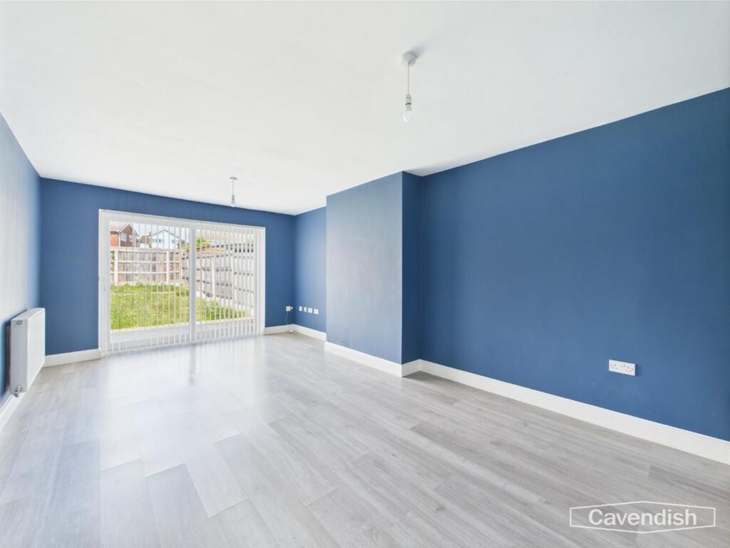 LIVING ROOM/DINING AREA