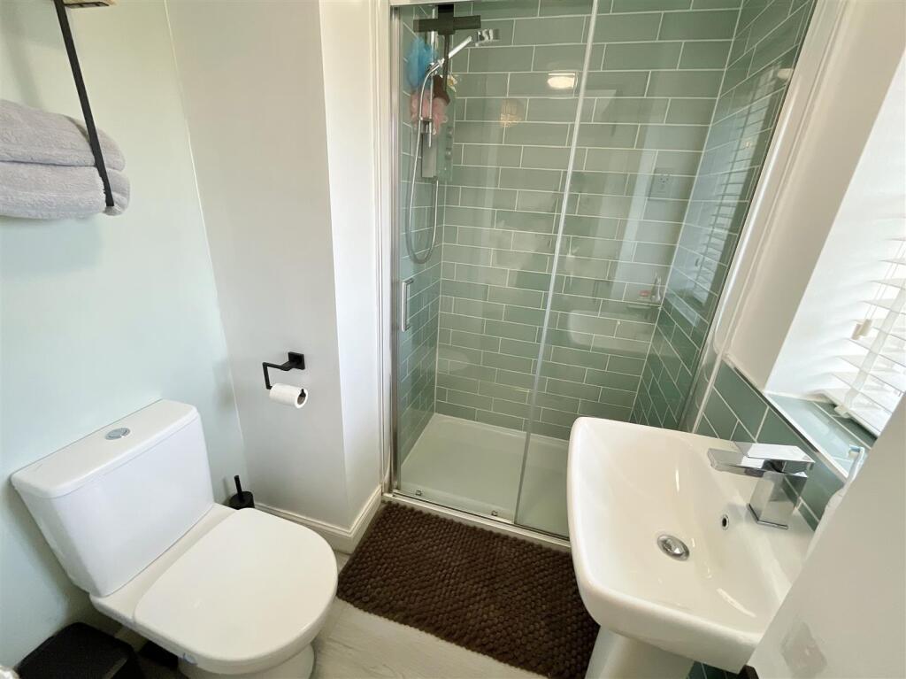 Master Bedroom En-Suite