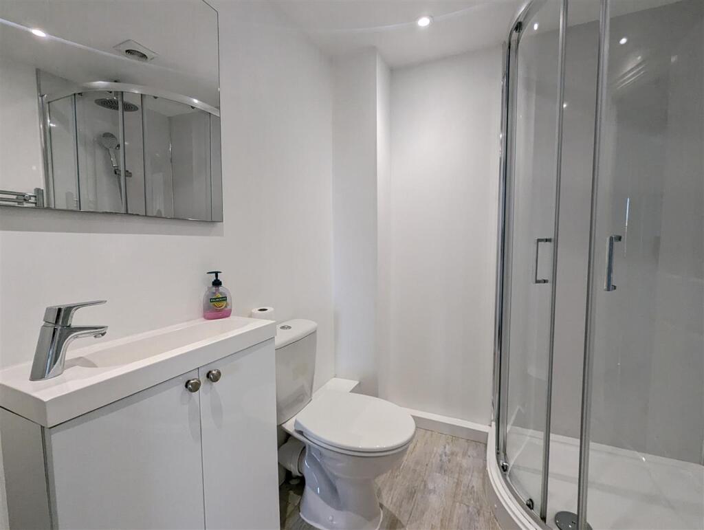 1 Chegwin Court Shower Room
