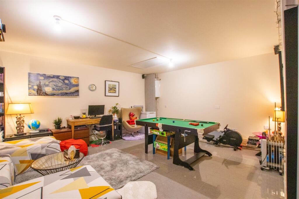 garage.familyroom.jpg