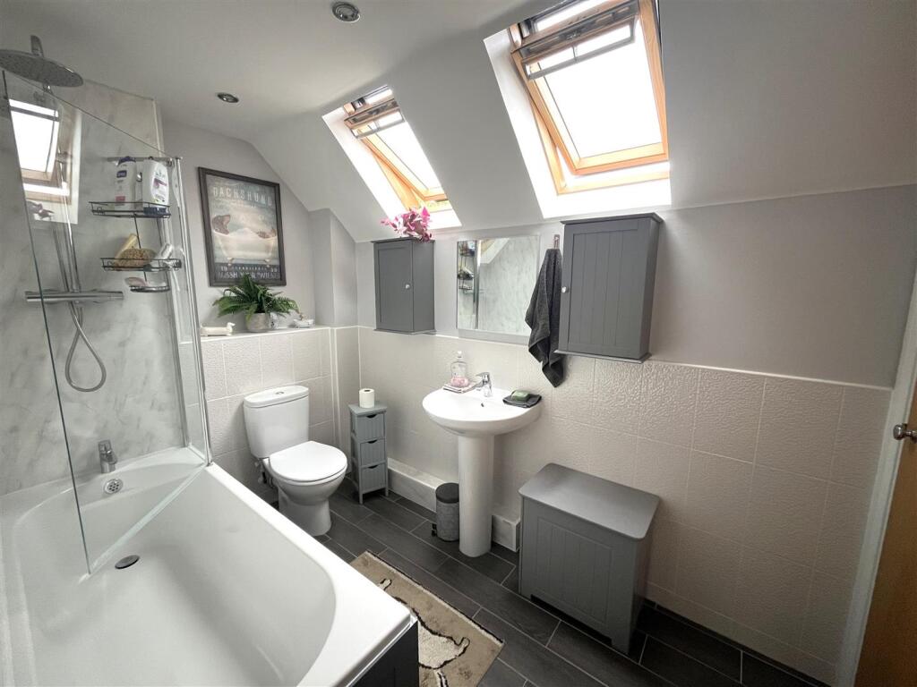 Modern Bathroom