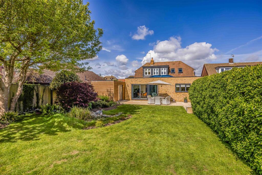 15 Sinah Lane, Hayling Island-Small-PorticoMarketi