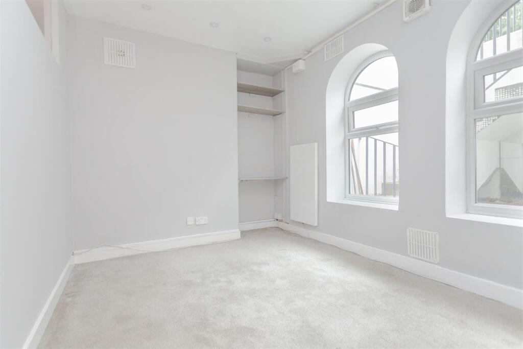 Allen Rd N16 (17).jpg