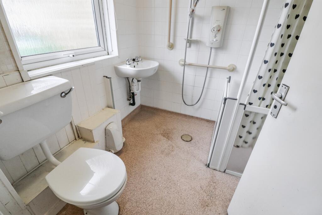 39 Middleton Avenue, Thornaby, Stockton-on-Tees, Cleveland, TS17 0HG