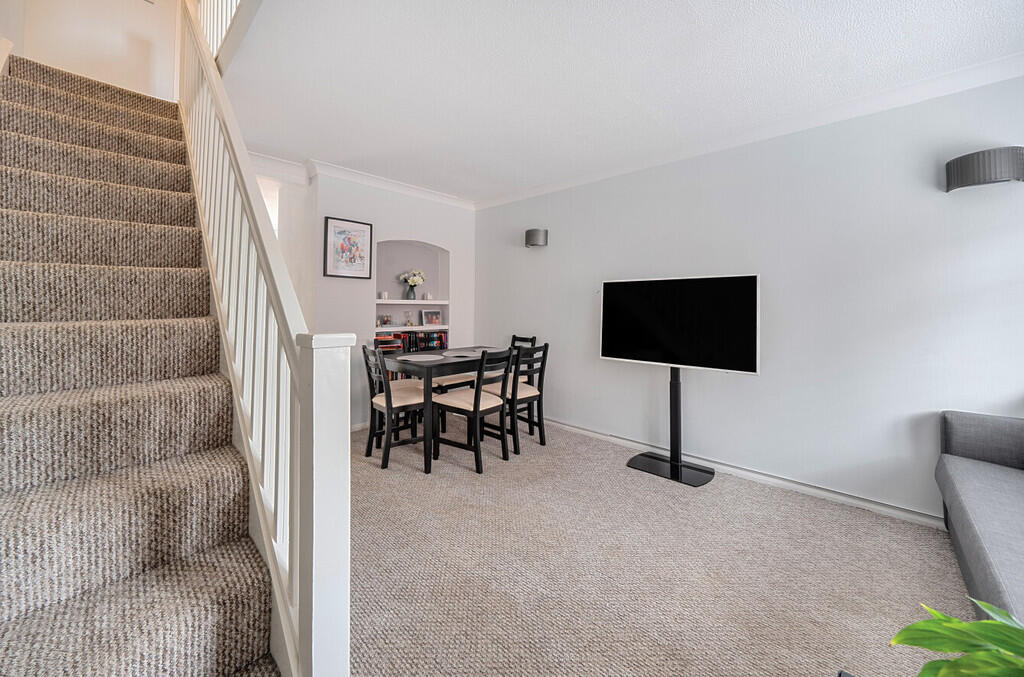 1299077-19-683587...