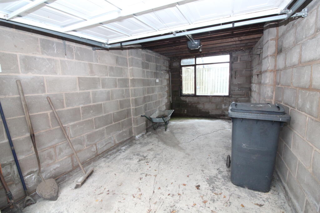 Garage T202510201221.jpg