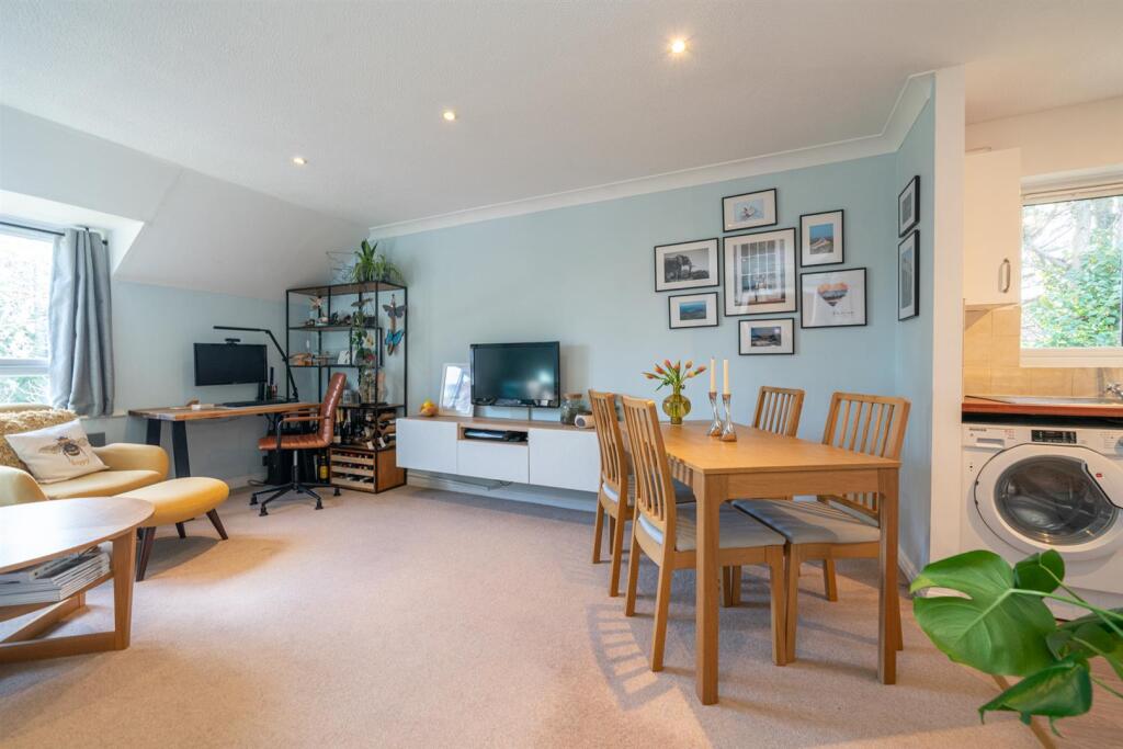 38-Brooklands-Court-9263.jpg