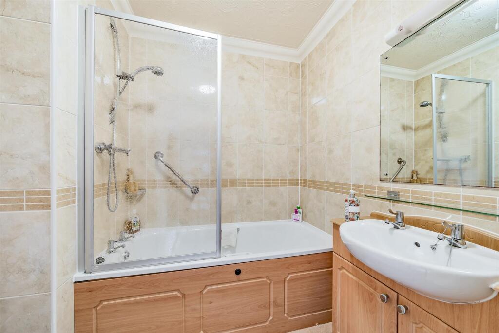 Bathroom.jpg