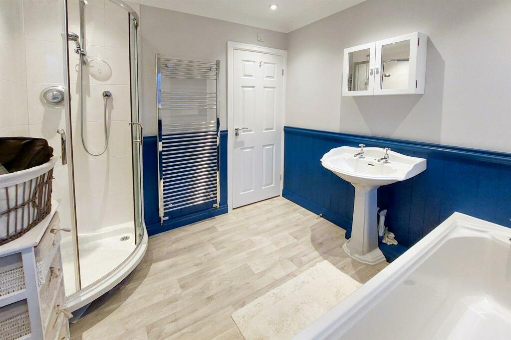 New bathroom shot 1.jpg