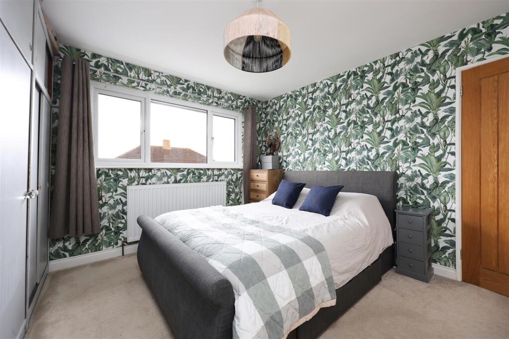 3 Lyndhurst Road 10.JPG