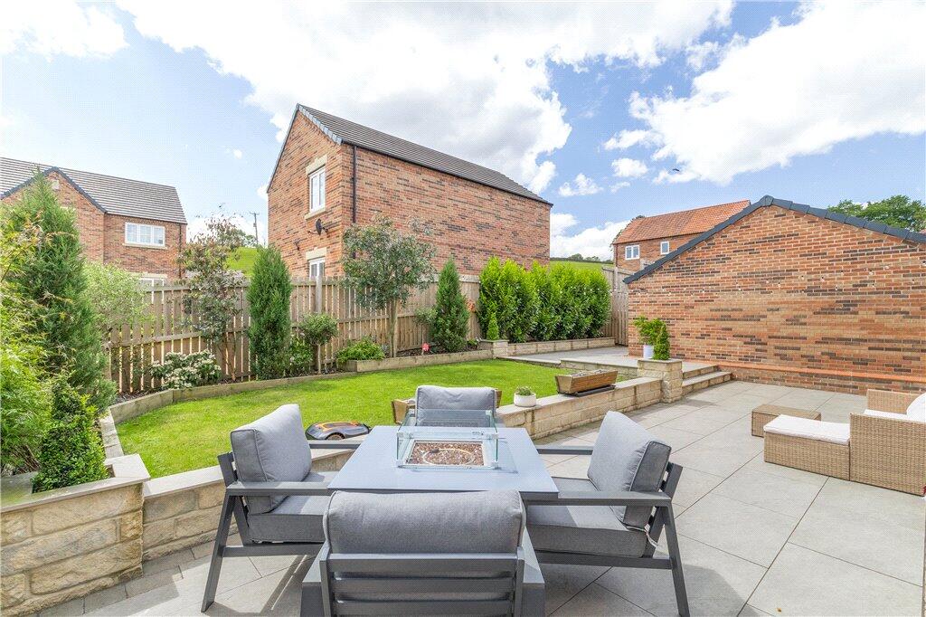 Garden Entertainment