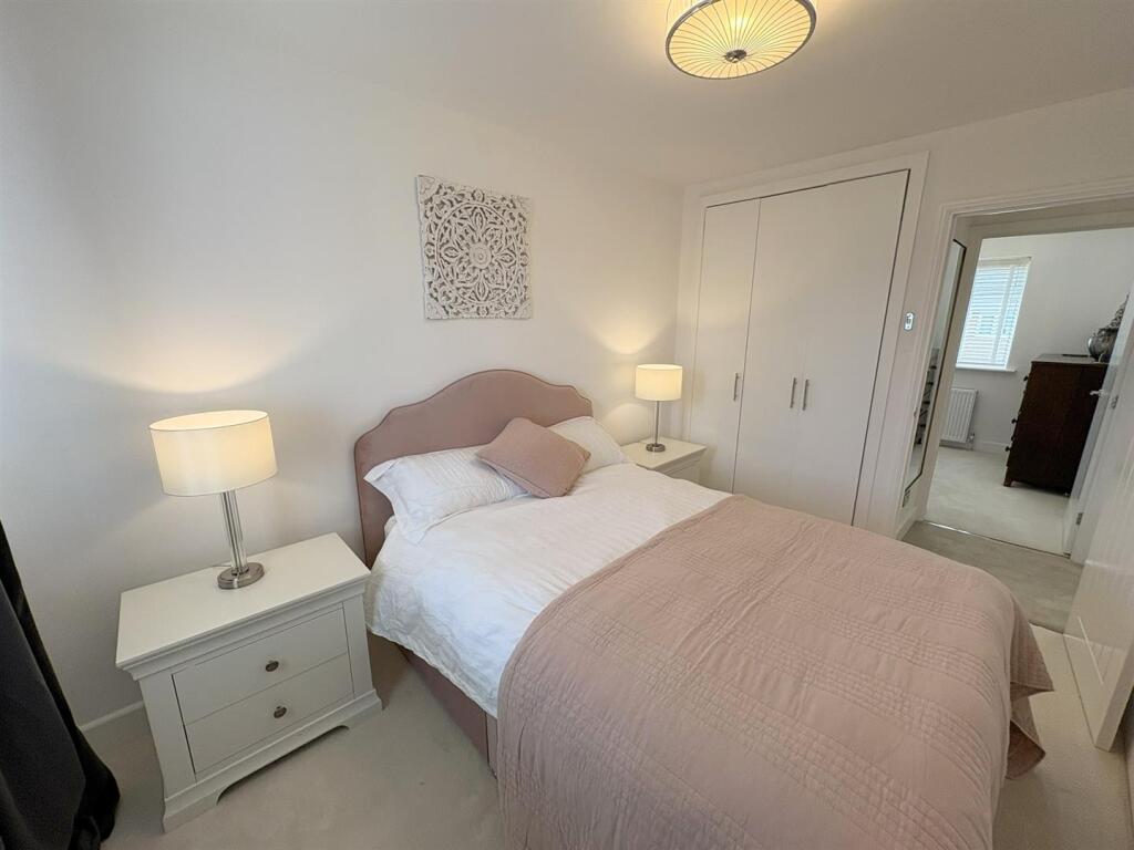 BEDROOM 2