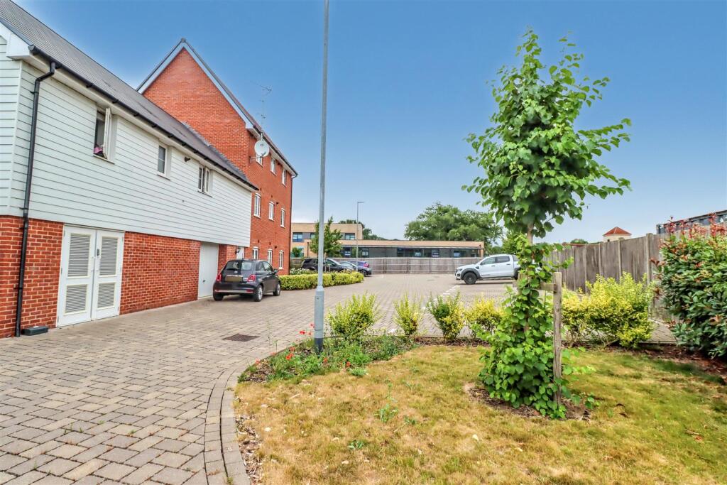 24 LIBERTY WAY OUTSIDE PHOTOS-2.jpg