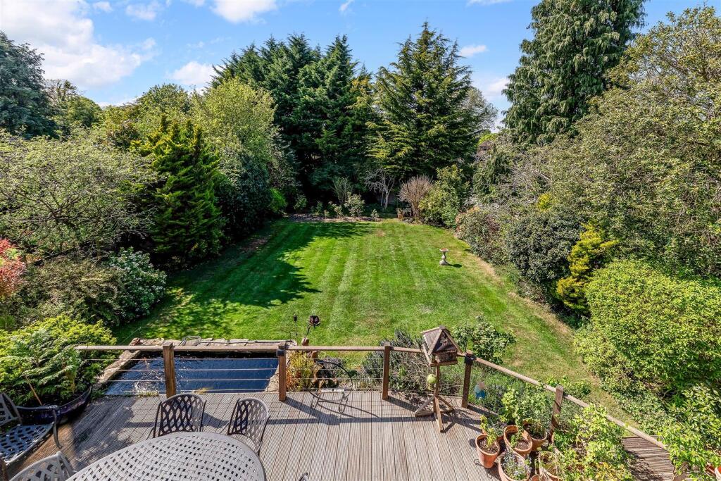 GREEN CURVE, 44 (1).jpg