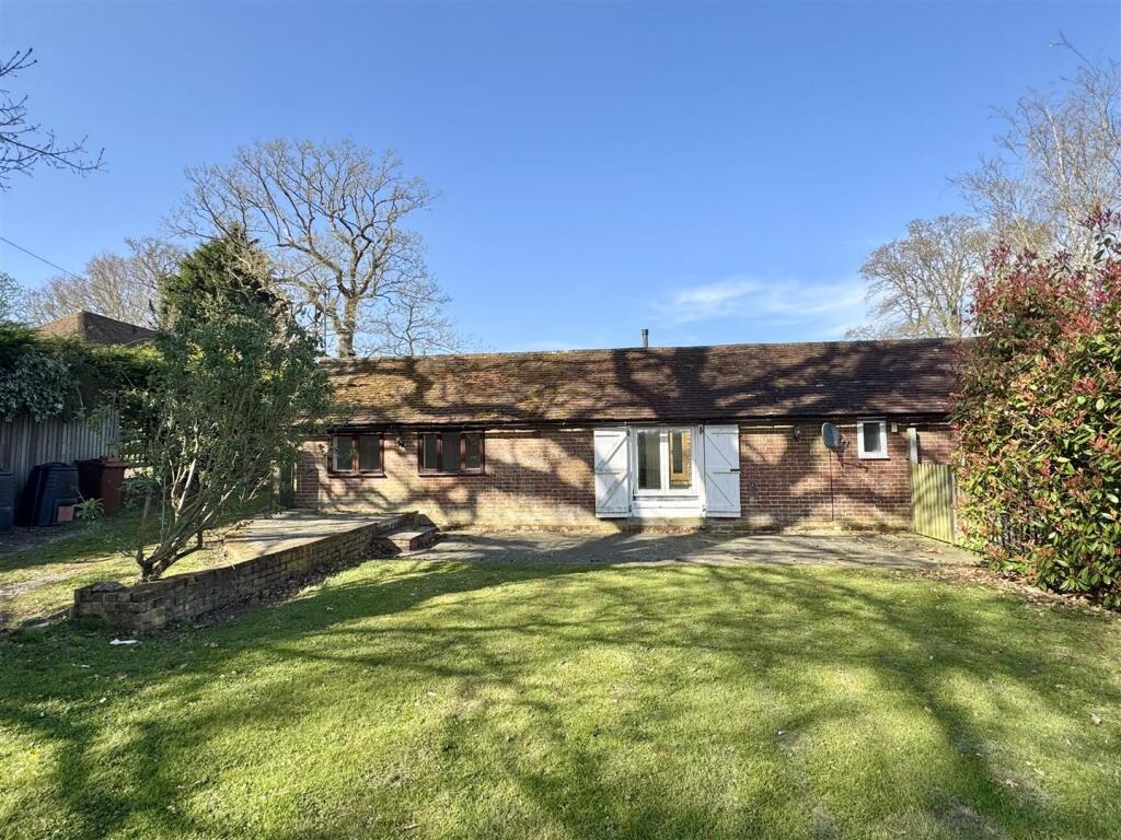 GARDEN REAR