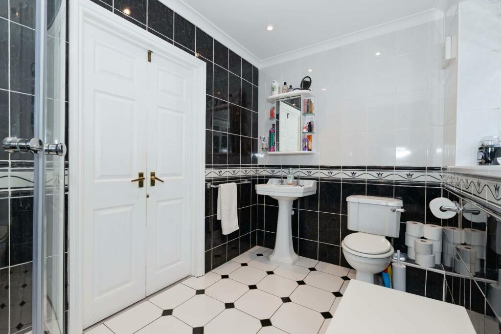 2 Orchard Mews_22.jpg