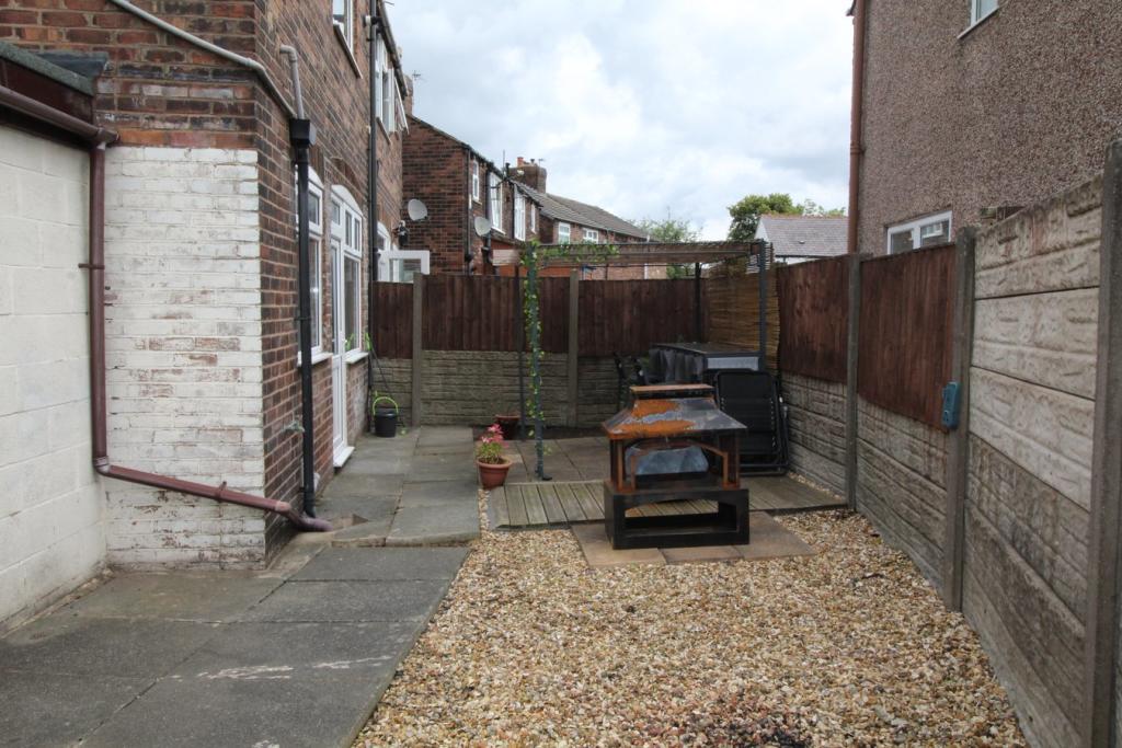 REAR  GARDEN